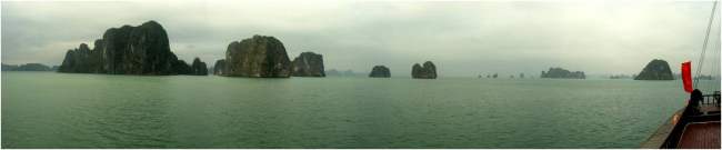 cliquez ici pour voir l'image (baie halong pano1.jpg)
